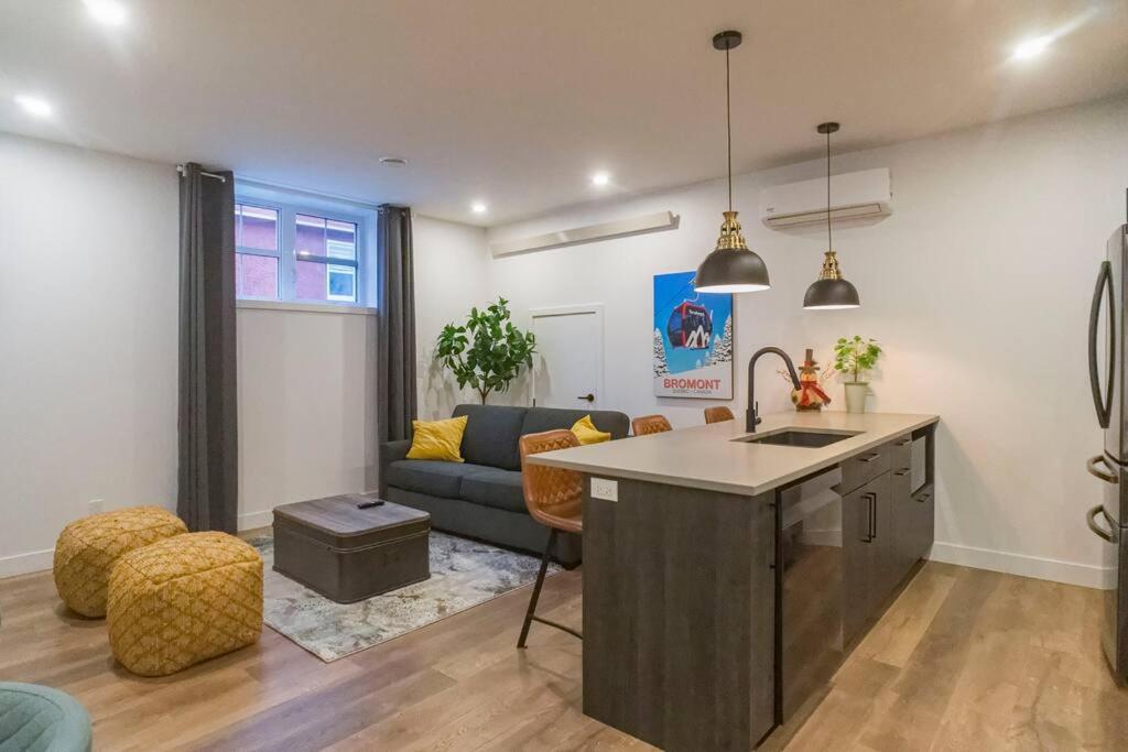 883 Suite 102 Bromont Vieux Village 2Cac , Foyer Extérieur photo